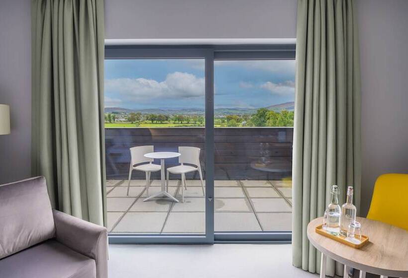 Отель Killeavy Castle Estate