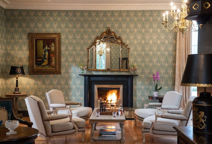 Отель Killeavy Castle Estate