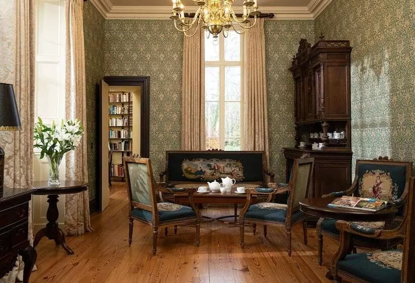 Hotelli Killeavy Castle Estate