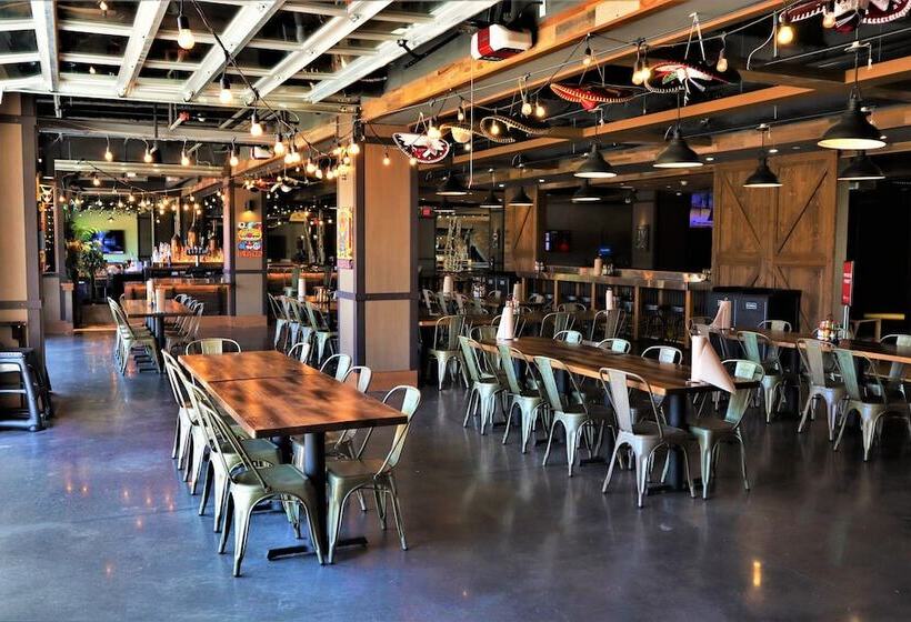 בית מלון כפרי The Alder At Resorts World Catskills