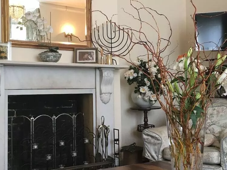 Majatalo Gladstone Guesthouse