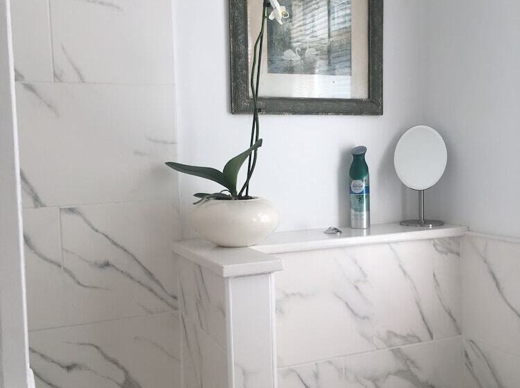 ペンション Gladstone Guesthouse