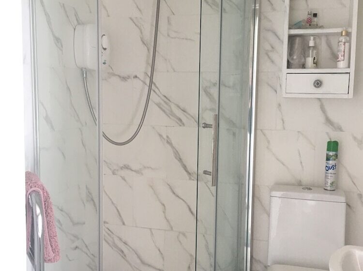 ペンション Gladstone Guesthouse