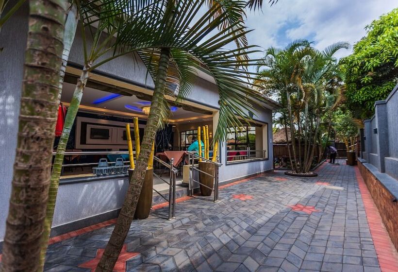 پانسیون Palm Gardens And Guest House