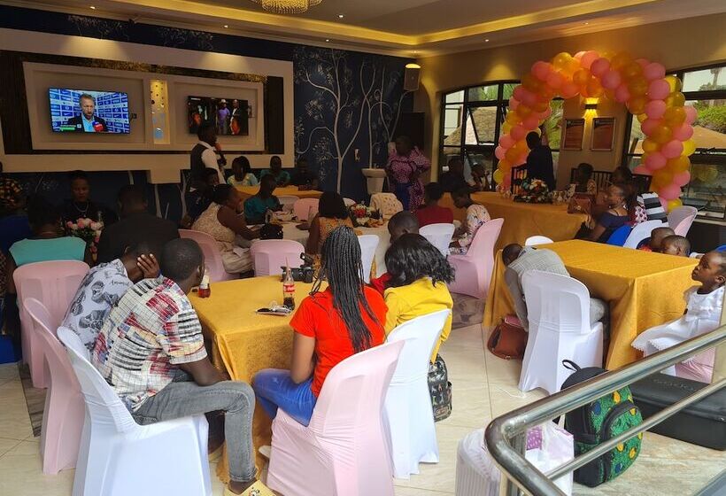 پانسیون Palm Gardens And Guest House