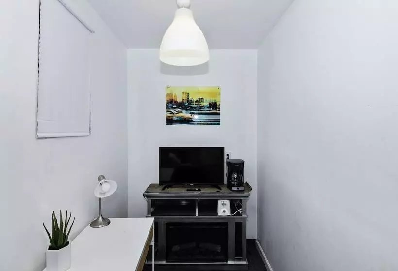 Majatalo Racpanos Modern Stay On Forrest Street