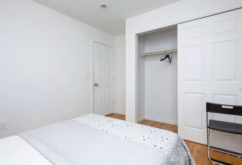 Majatalo Racpanos Modern Stay On Forrest Street