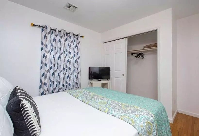 Majatalo Racpanos Modern Stay On Forrest Street