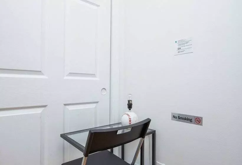 Majatalo Racpanos Modern Stay On Forrest Street