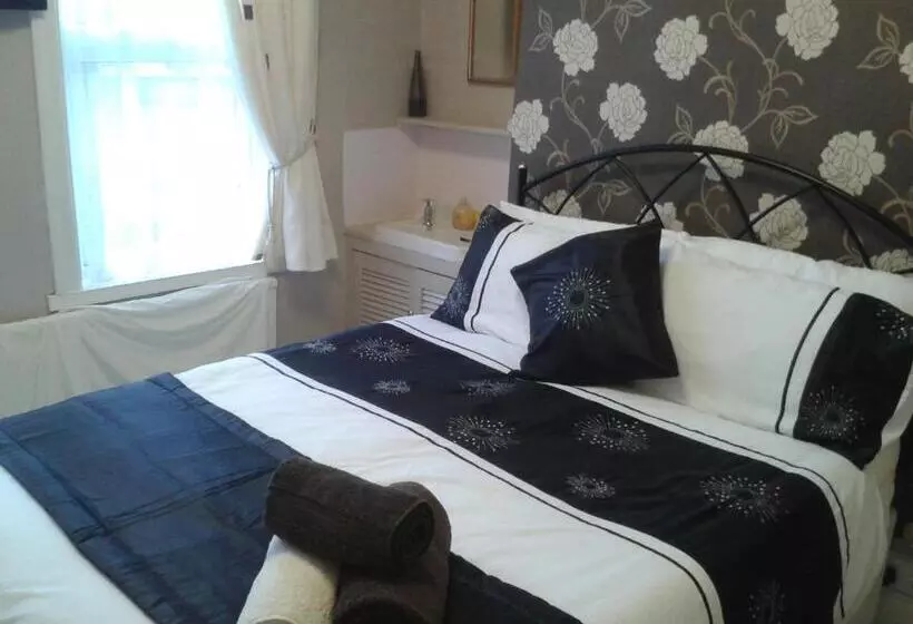 ペンション St Hilda Guest House