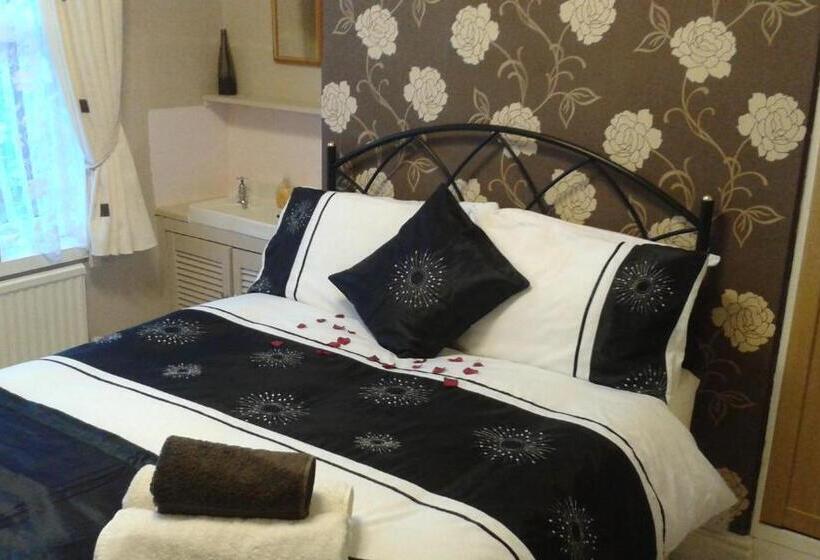 Pensionat St Hilda Guest House