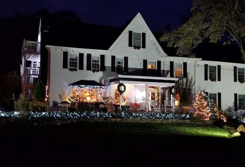 Pineapple Hill Inn Bed & Breakfast