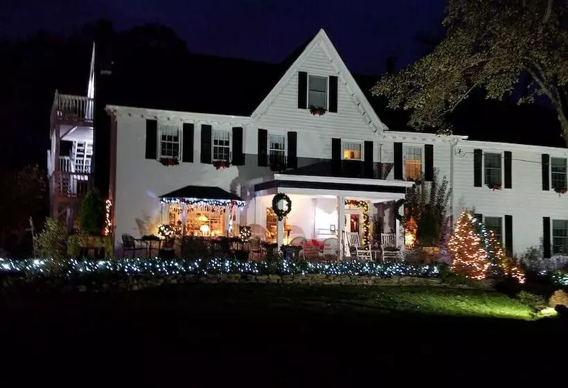 Pineapple Hill Inn Bed & Breakfast