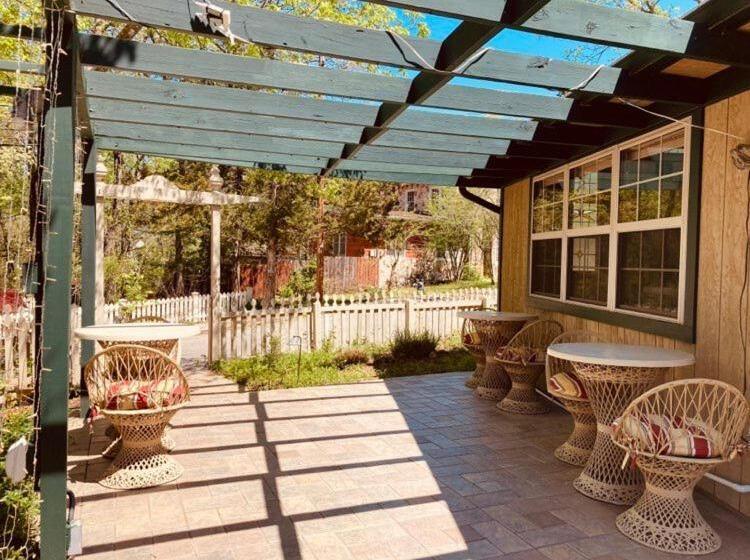 Rock Cottage Gardens B&b