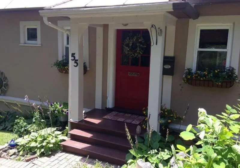 The Red Door B&b