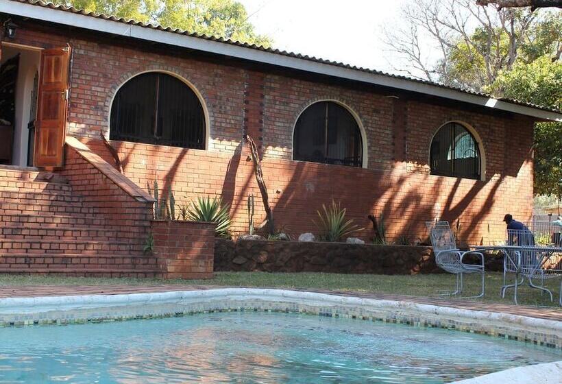 Hippo House Cottages