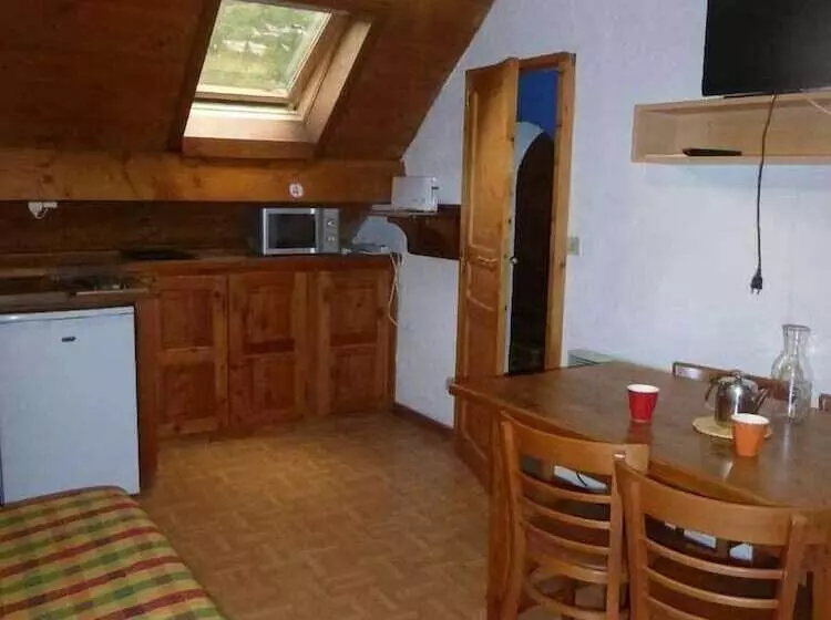 هتل Camping Le Champ Du Moulin