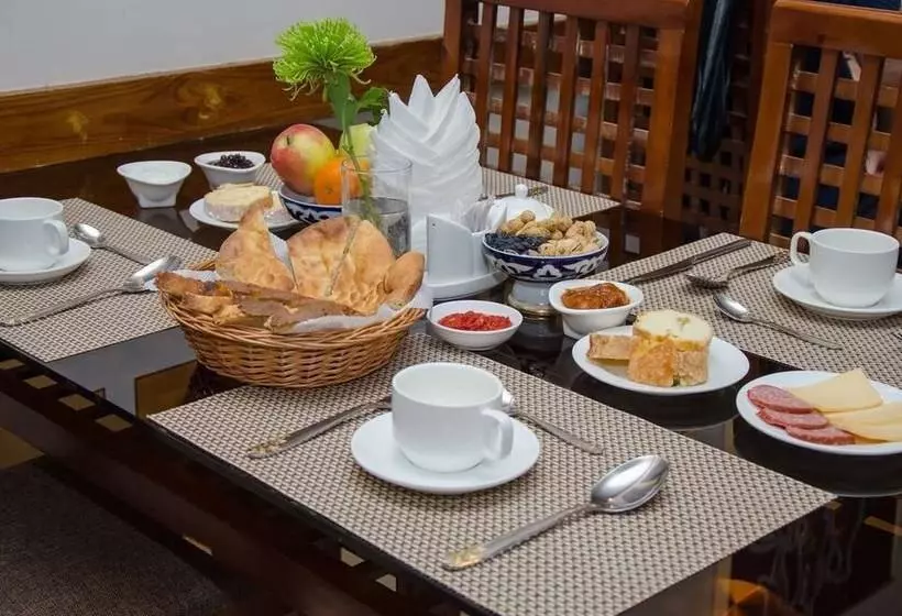 ホテル Jipek Joli Inn