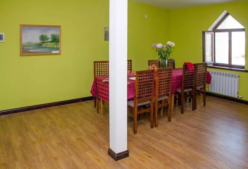 ホテル Jipek Joli Inn