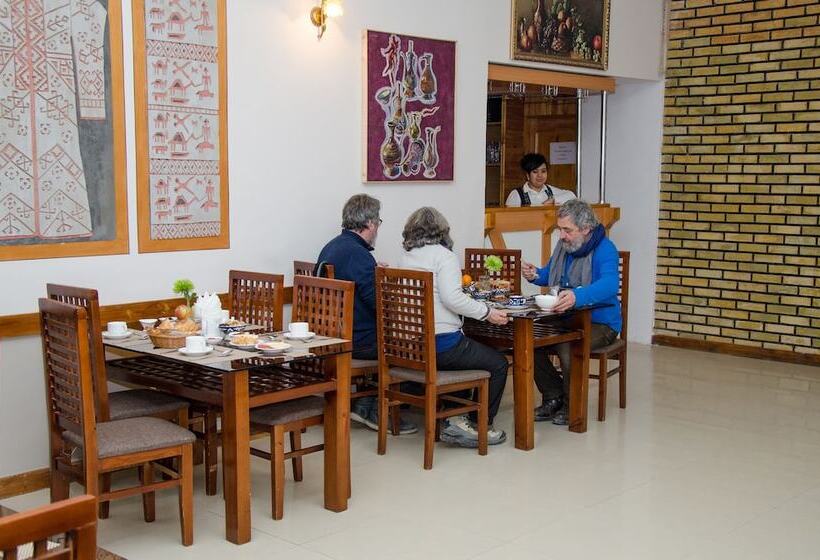 בית מלון כפרי Jipek Joli Inn