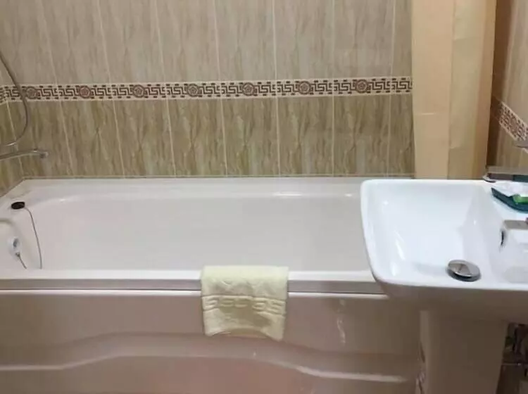 ホテル Jipek Joli Inn