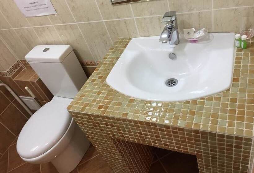 בית מלון כפרי Jipek Joli Inn