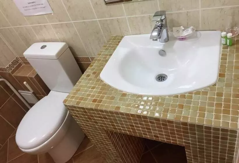 ホテル Jipek Joli Inn