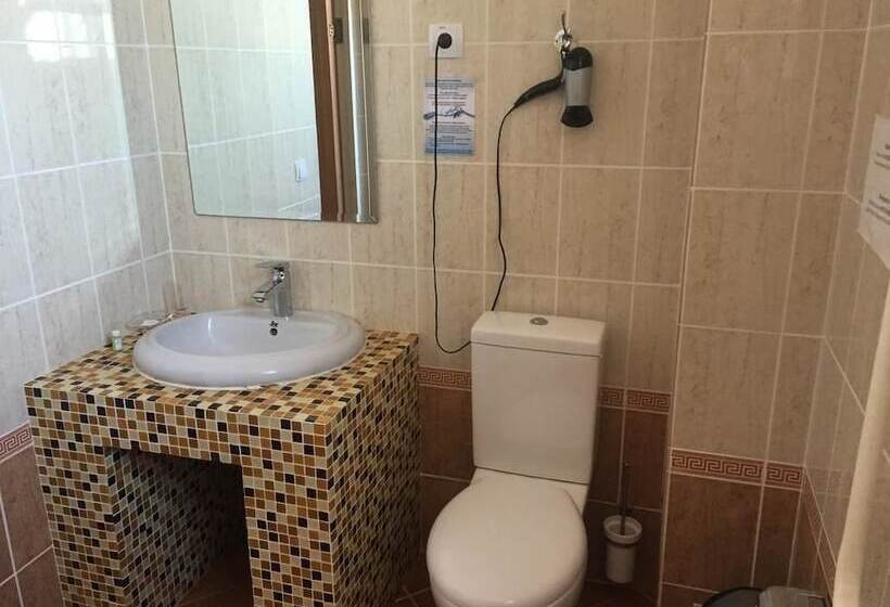 בית מלון כפרי Jipek Joli Inn