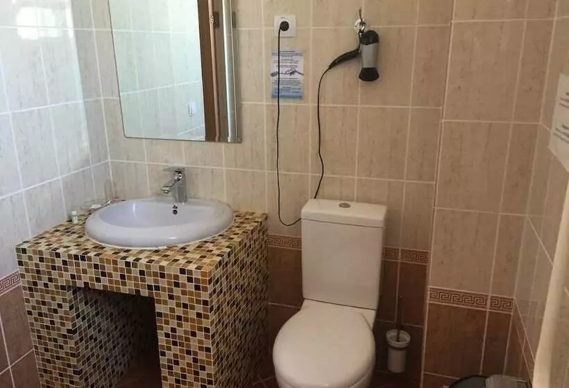 ホテル Jipek Joli Inn