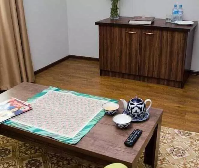 ホテル Jipek Joli Inn