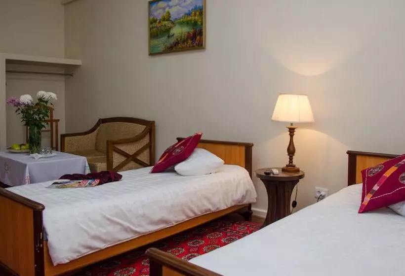 ホテル Jipek Joli Inn