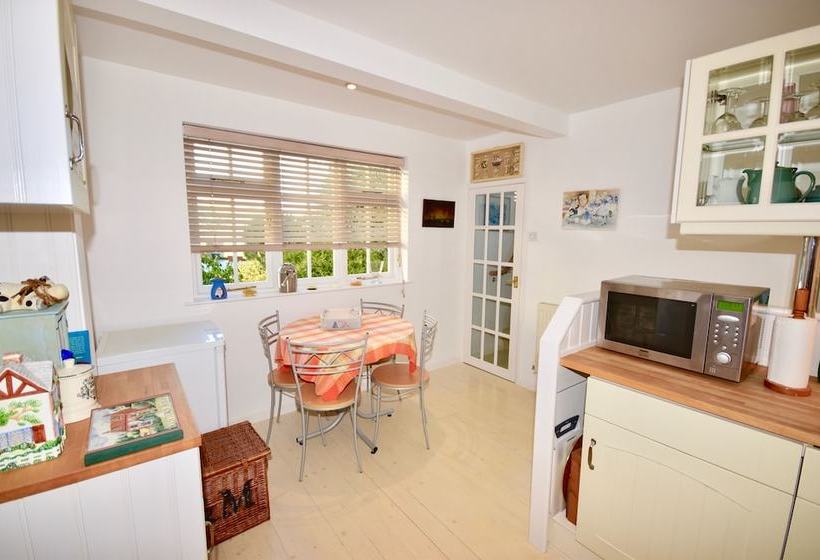 Mulberry Cottage  Cowes