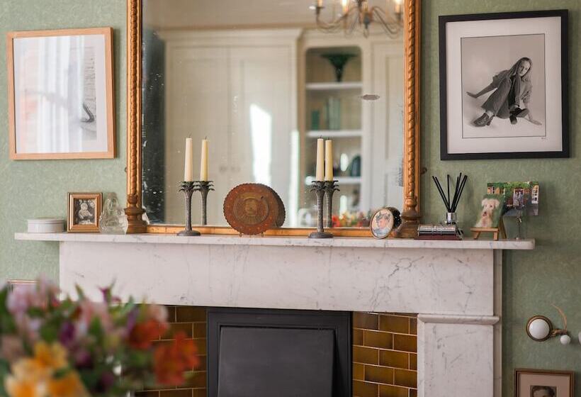 بنسيون The Waltons