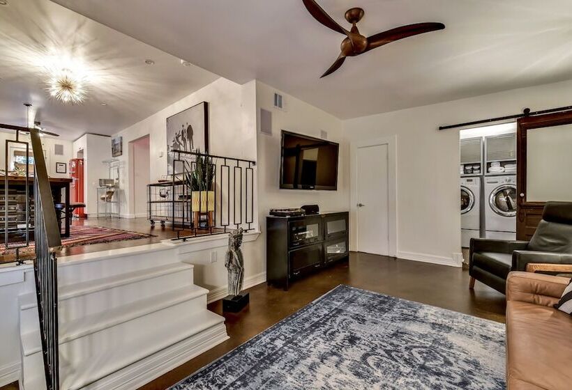 The Eastside Lodge Austin