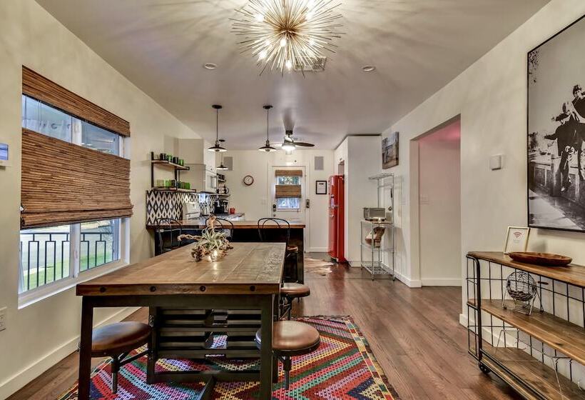 The Eastside Lodge Austin