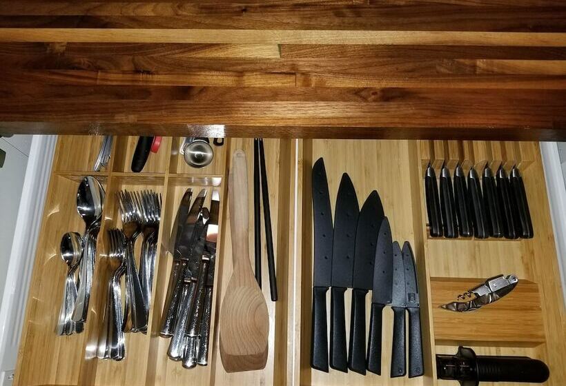 The Eastside Lodge Austin