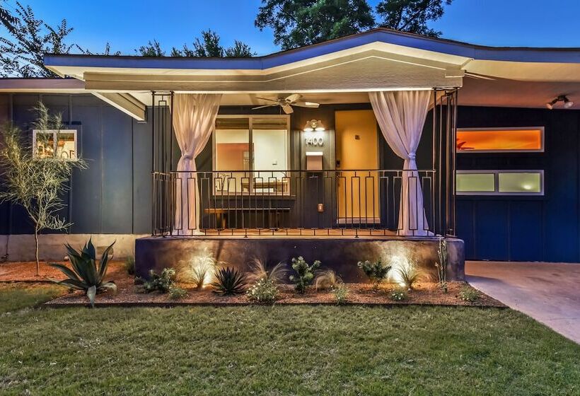 The Eastside Lodge Austin