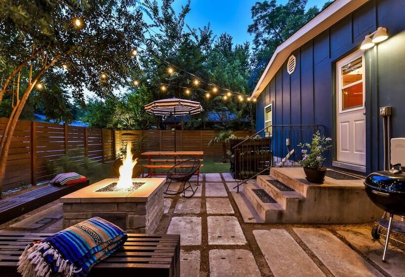 The Eastside Lodge Austin