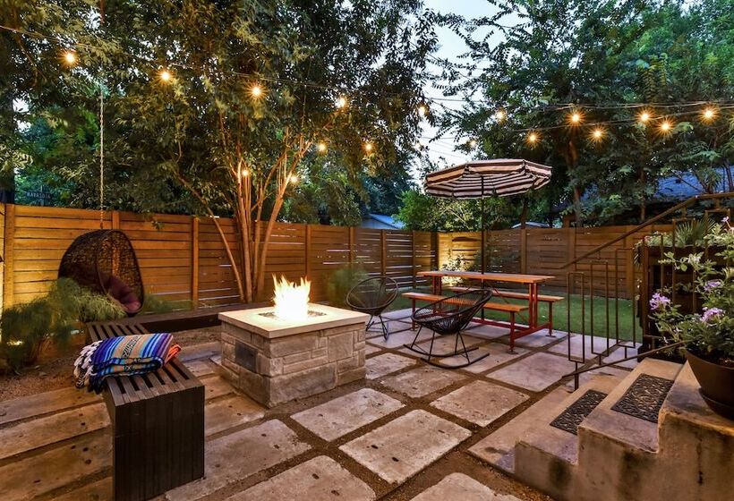 The Eastside Lodge Austin