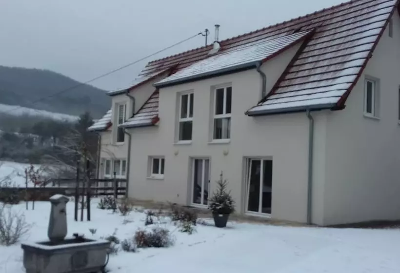 ベッドアンドブレックファースト Aux Vignes