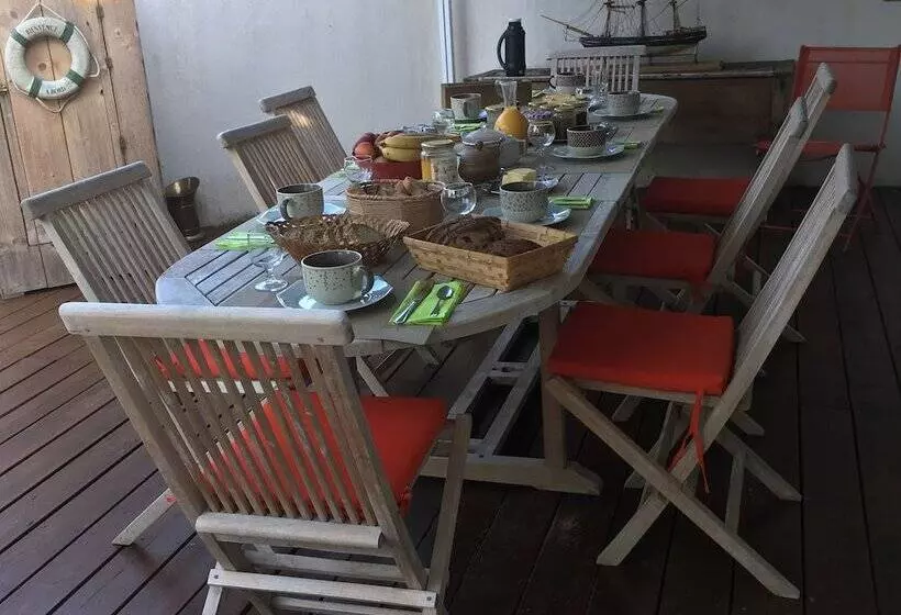 ベッドアンドブレックファースト Chambre D Hôtes La Grande Marée