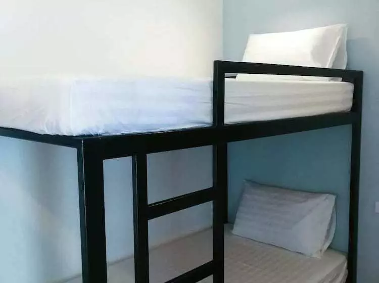 Destiny Hostel Khaolak