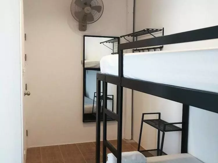 Destiny Hostel Khaolak
