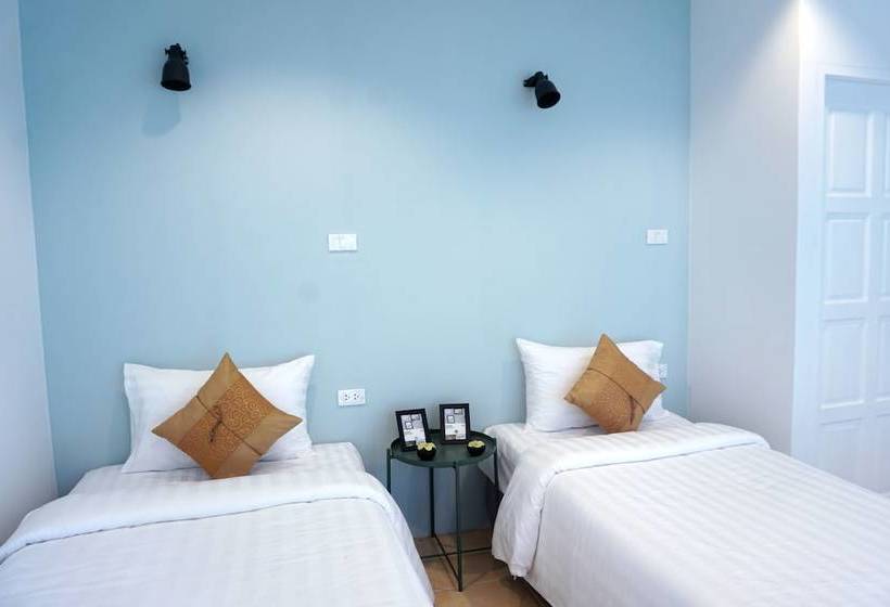 Destiny Hostel Khaolak