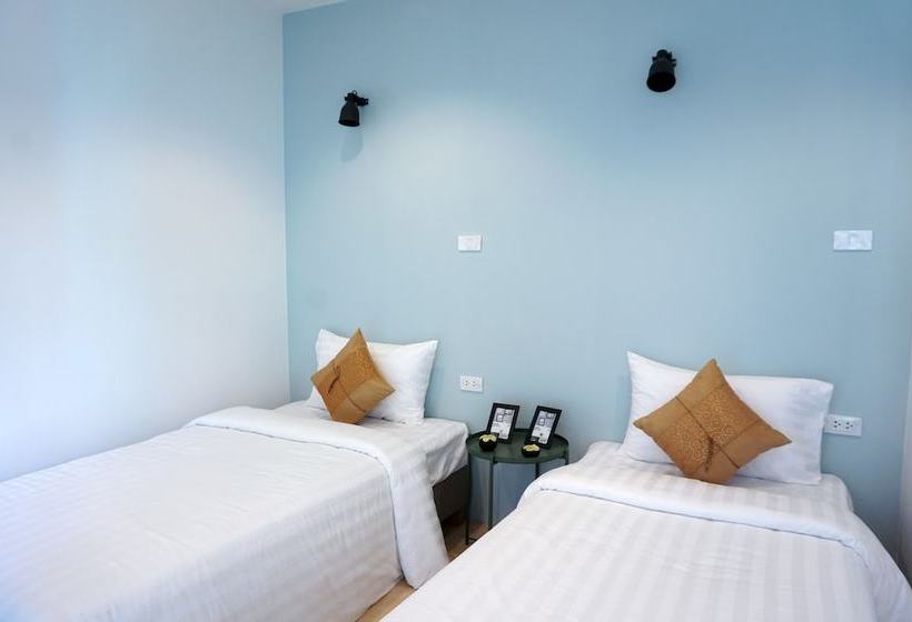 Destiny Hostel Khaolak