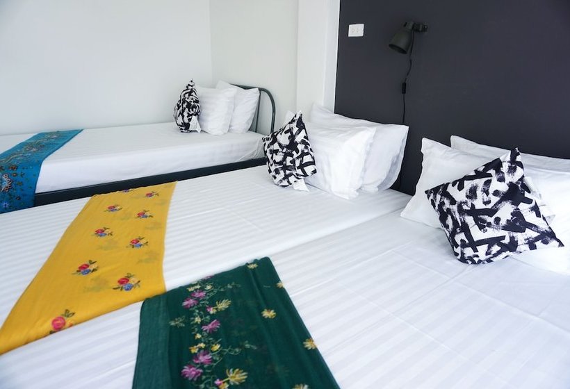 Destiny Hostel Khaolak