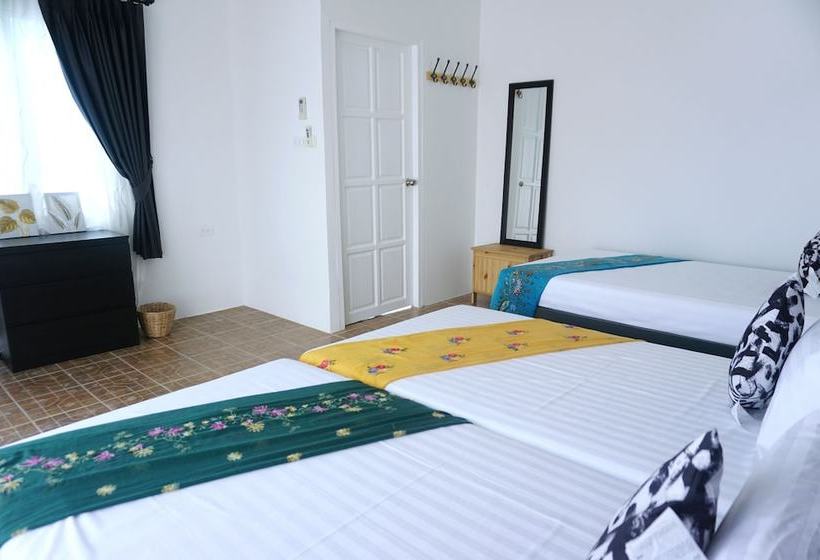 Destiny Hostel Khaolak