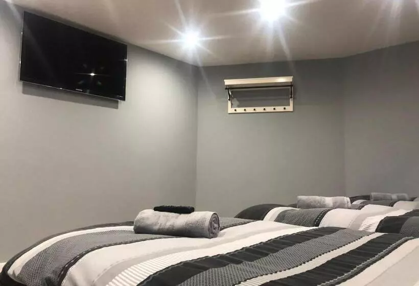 ホテル Brownlows Inn