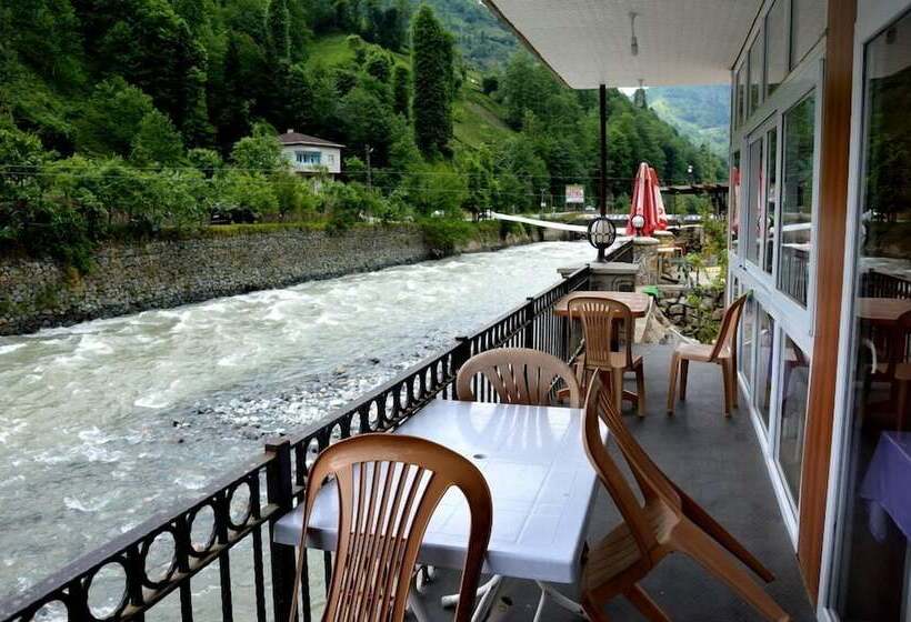 ホテル Kaptan Alabalik Konaklama Tesisleri