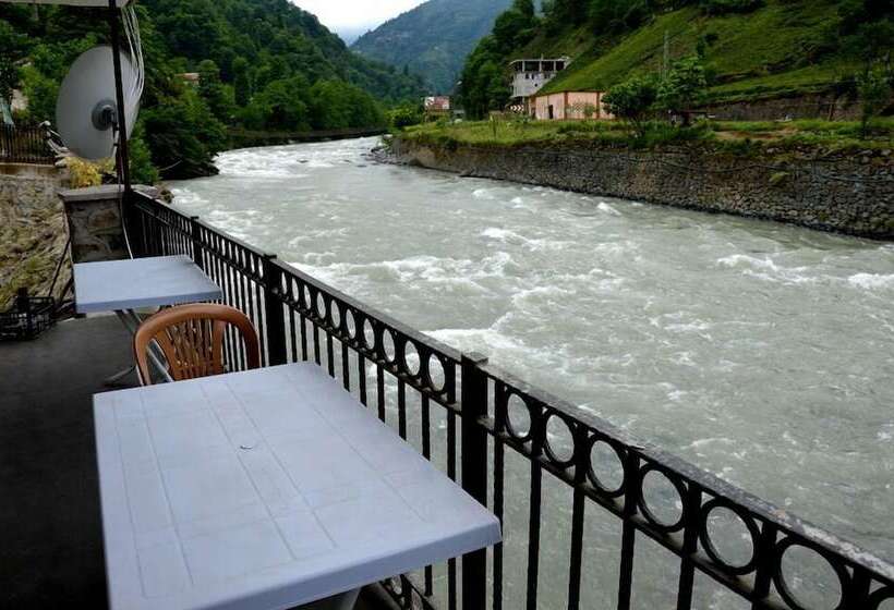 ホテル Kaptan Alabalik Konaklama Tesisleri